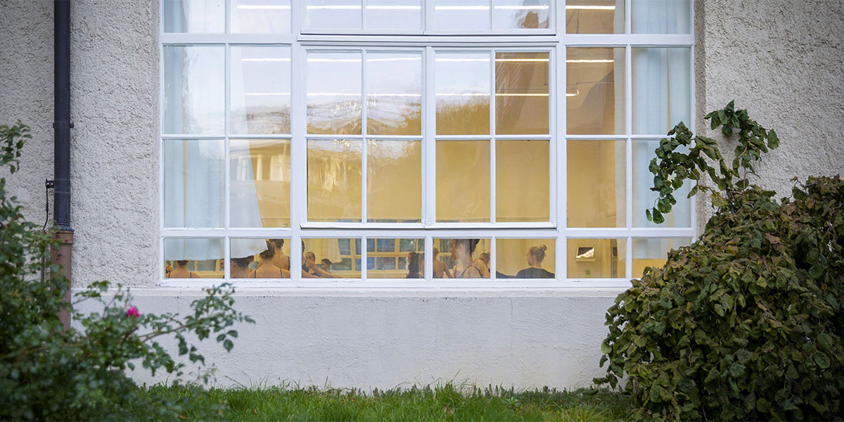 Ballettlehrerin in der Corona Zeit 